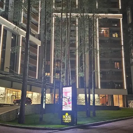Royal Gardens Elegance Apartment *