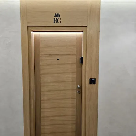 Royal Gardens Elegance Apartment *