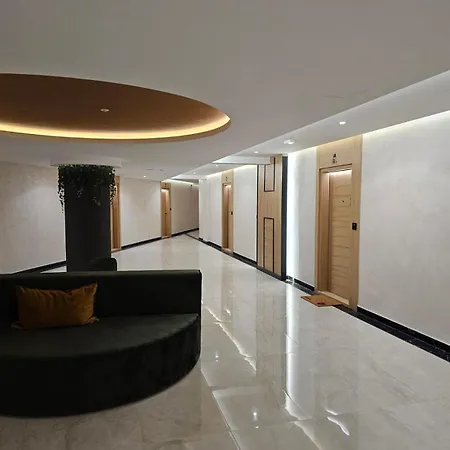 Royal Gardens Elegance