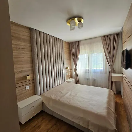 Royal Gardens Elegance Apartment