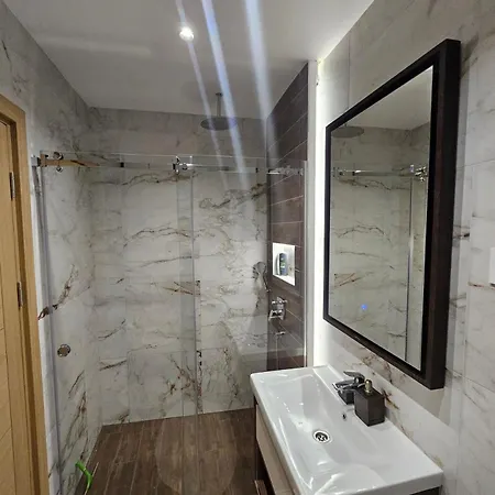 Royal Gardens Elegance