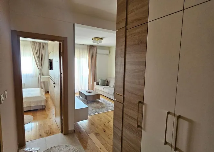 Royal Gardens Elegance アパート